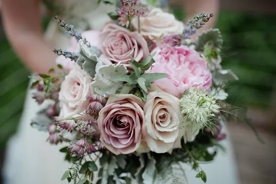 دسته گل حلقه ای عروس